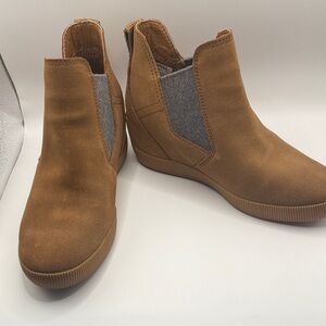 Sorrel Wedge Brown and Gray Women's Ankle Boots size 6